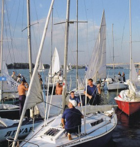 Segelregatta in der Taganrogski Bucht des Asowschen Meeres.