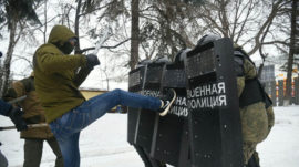 Patriotic Course Teaches Russian Schoolkids to Disperse Protests