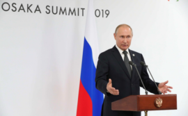 Putin Says ‘Genius Musician’ Elton John Mistaken on Russian LGBT Rights
