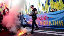 Thousands March in Kiev in Protest Against Donbass Peace Plan With Russia