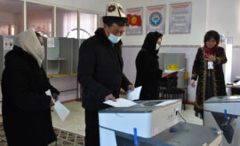 Kyrgyzstan Populist on Course for Victory in Presidential Vote