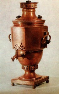 SAMOVAR. Forties of the 19th cent. Work of Rodion Kiselyov. Tula Copper. Ht. 56 cm. State Russian Museum