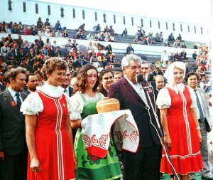 Ivan Zhelezov opens a sports festival. 