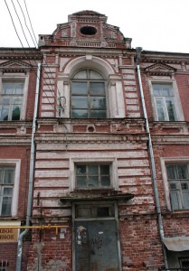  facade of the 19th century.