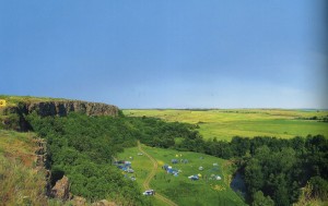 Das Rundbild der Felsenstrecke nahe an der Siedlung Sajtsewka