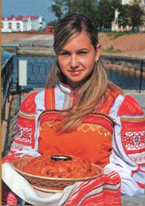 Bread and salt from the Russian beauty