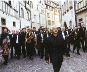 Vladimir Spivakov and the chamber orchestra "virtuosos of Moscow".