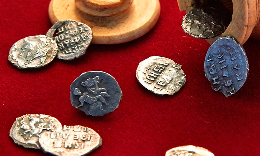 Archaeologists stumble upon 16th century coins stashed in ivory chess figure