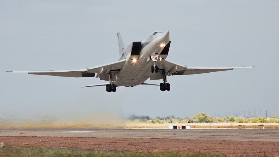 Hypersonic Bomber Crashes in Russia, 3 Reported Killed