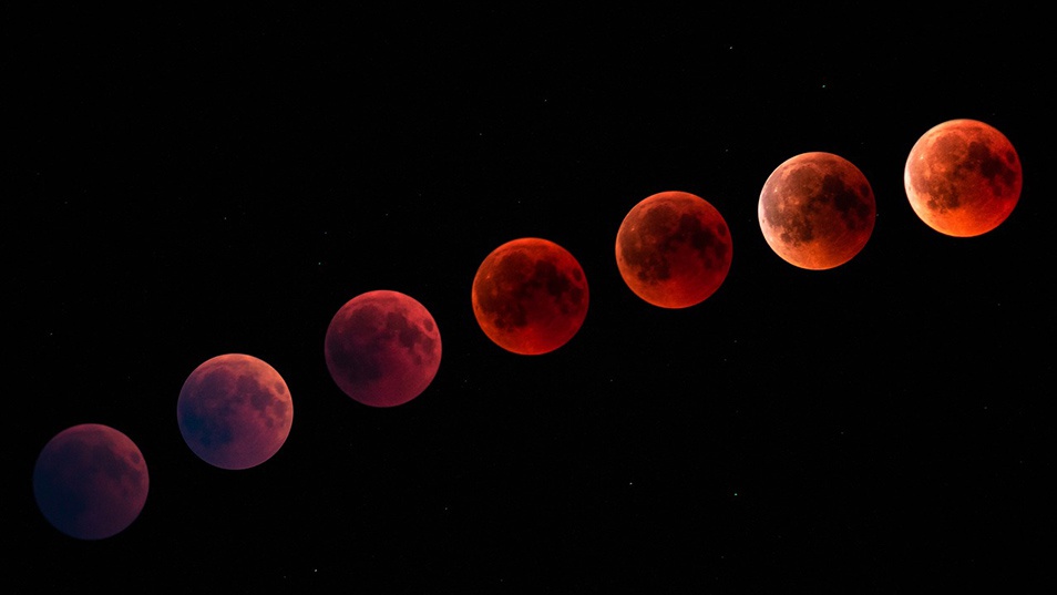 Russia’s Super Blood Wolf Moon, in Photos