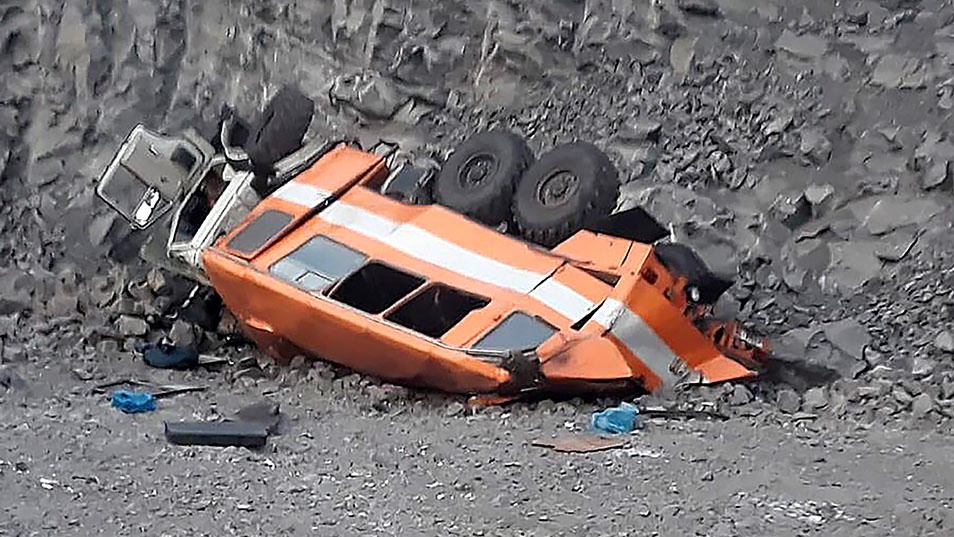 Bus Falls Off Cliff in Russia, Killing 6 Miners