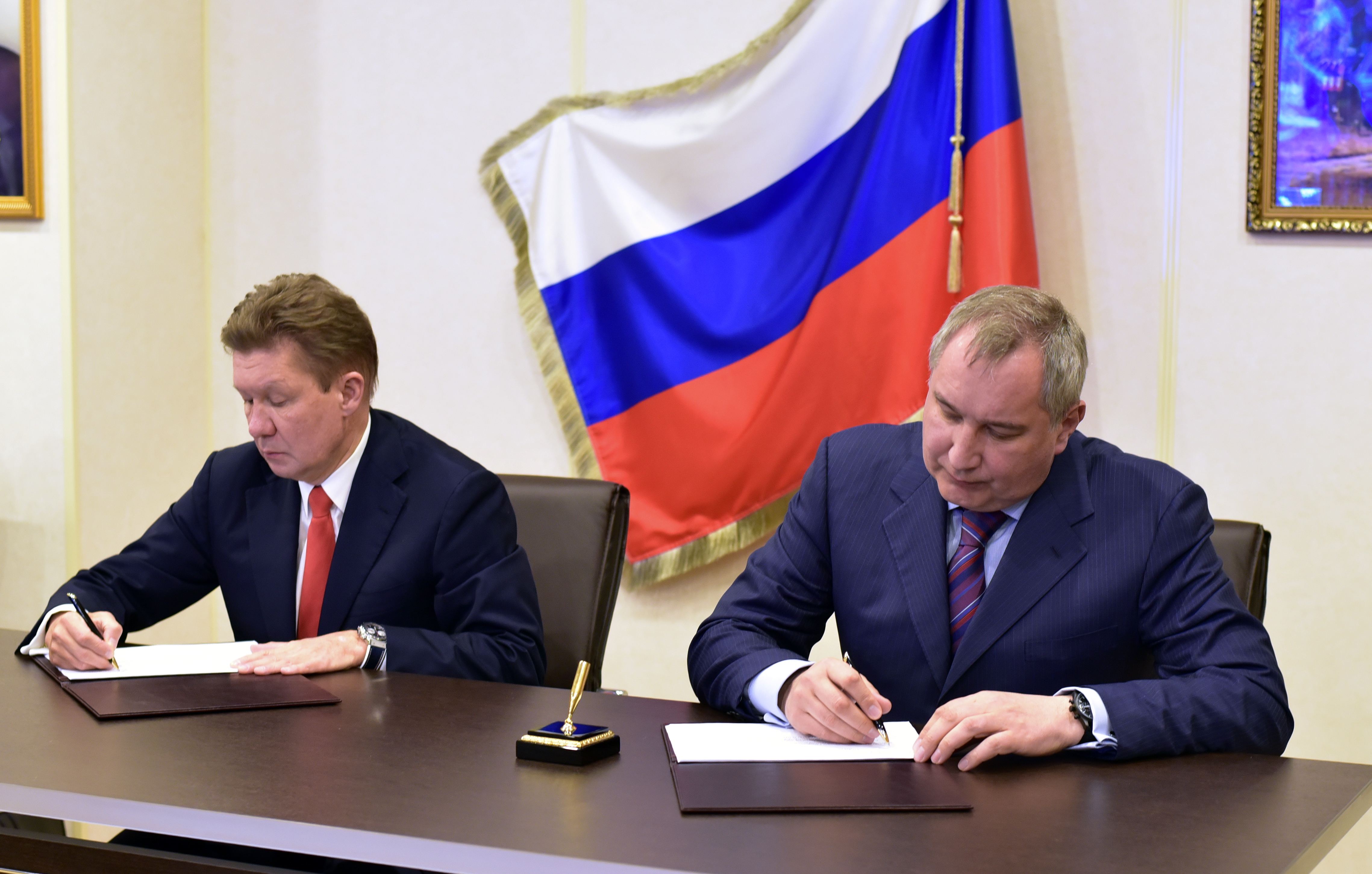 Gazprom and Roscosmos sign updated roadmap for cooperation