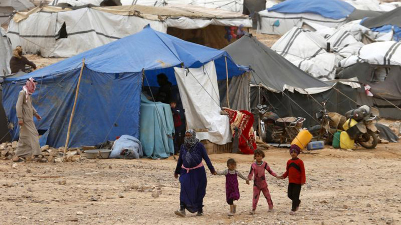 Rebels Say Russia Blocks Food Supply to Syria Refugee Camp