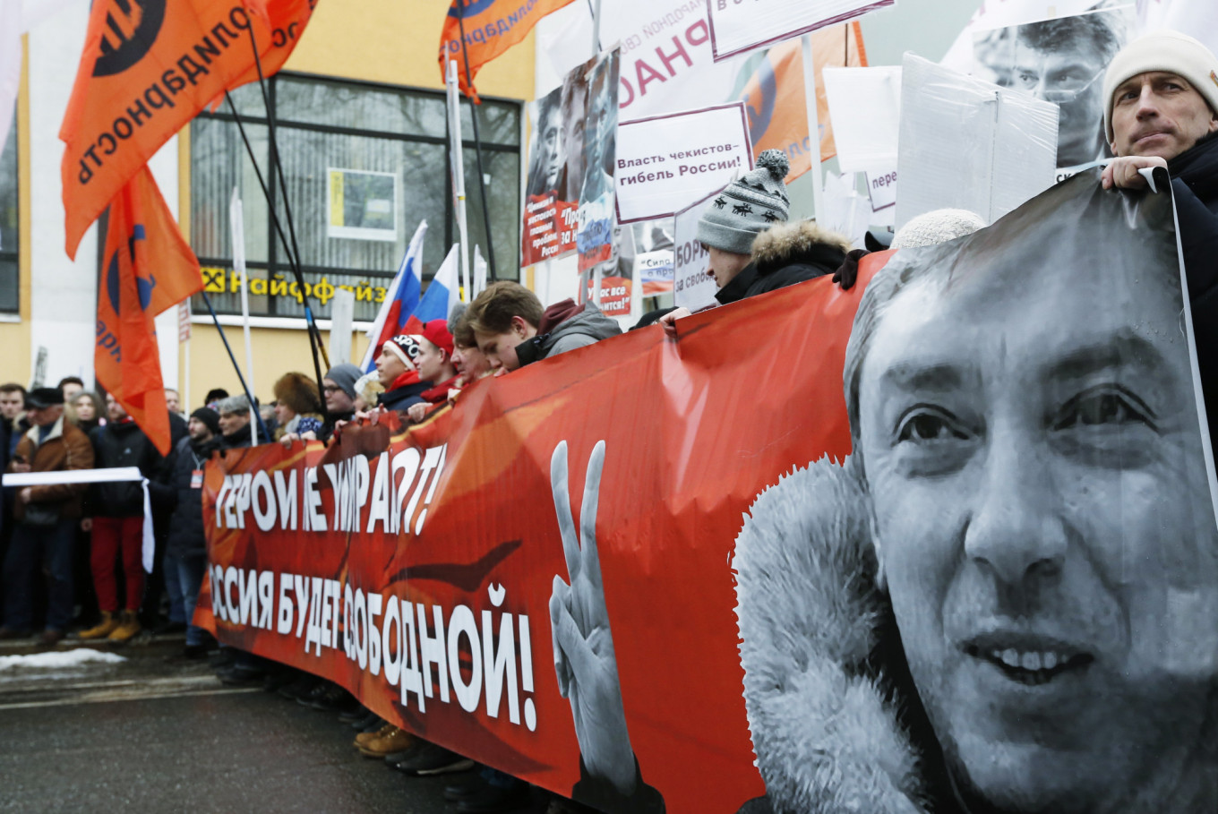 Russians March in Memory of Boris Nemtsov Four Years After His Murder