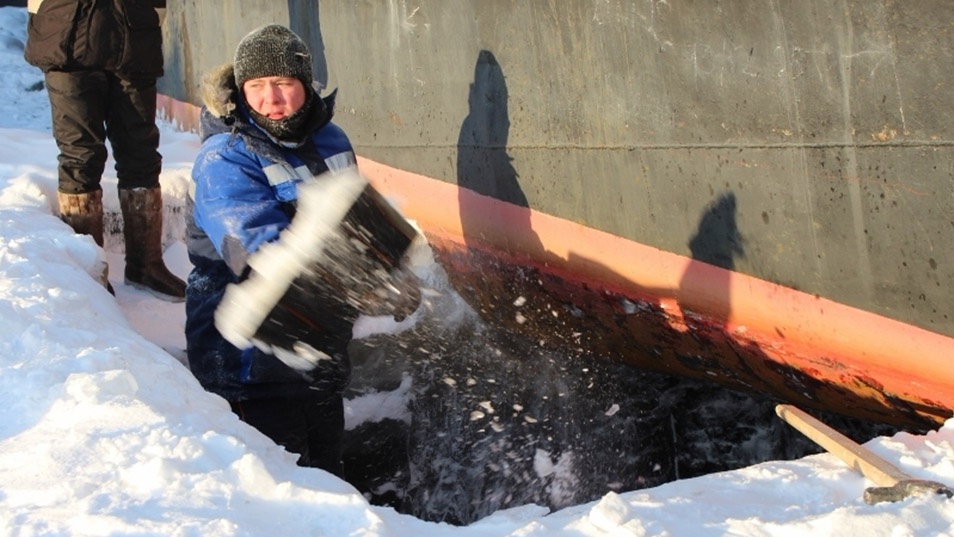 Siberian Freighters Forced to Defreeze Ships in Minus 50 C