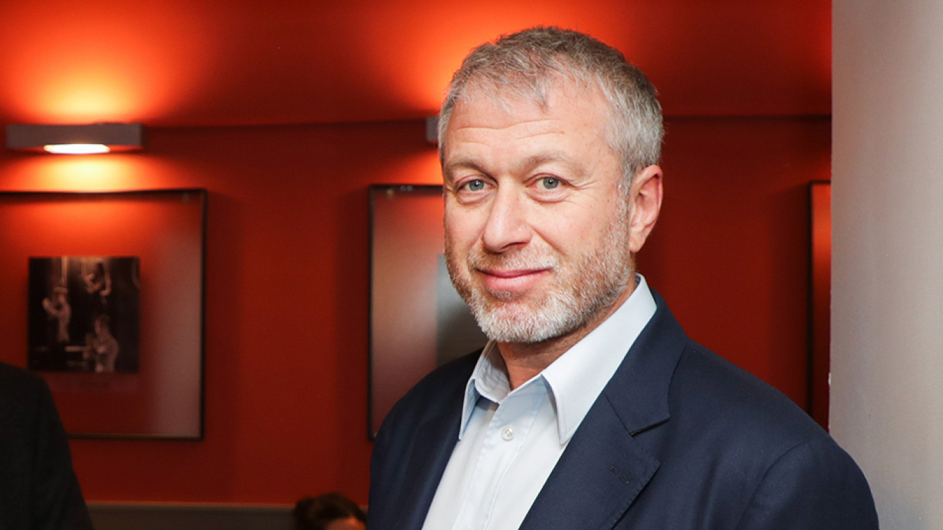 Abramovich Forced to Sell Stake in Russian TV Channel Over Israeli Citizenship