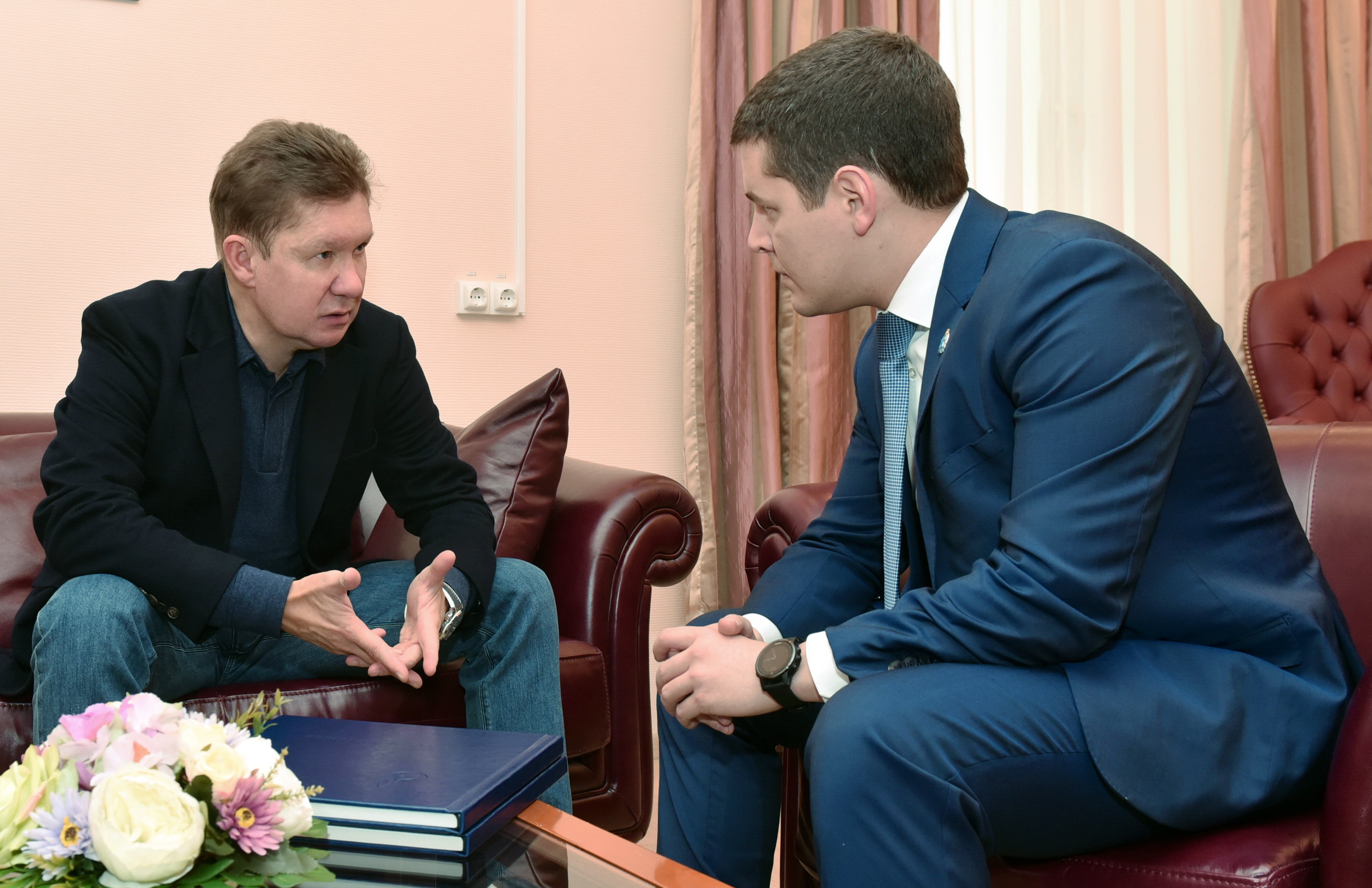 Alexey Miller and Dmitry Artyukhov discuss current issues of cooperation between Gazprom and YaNAA