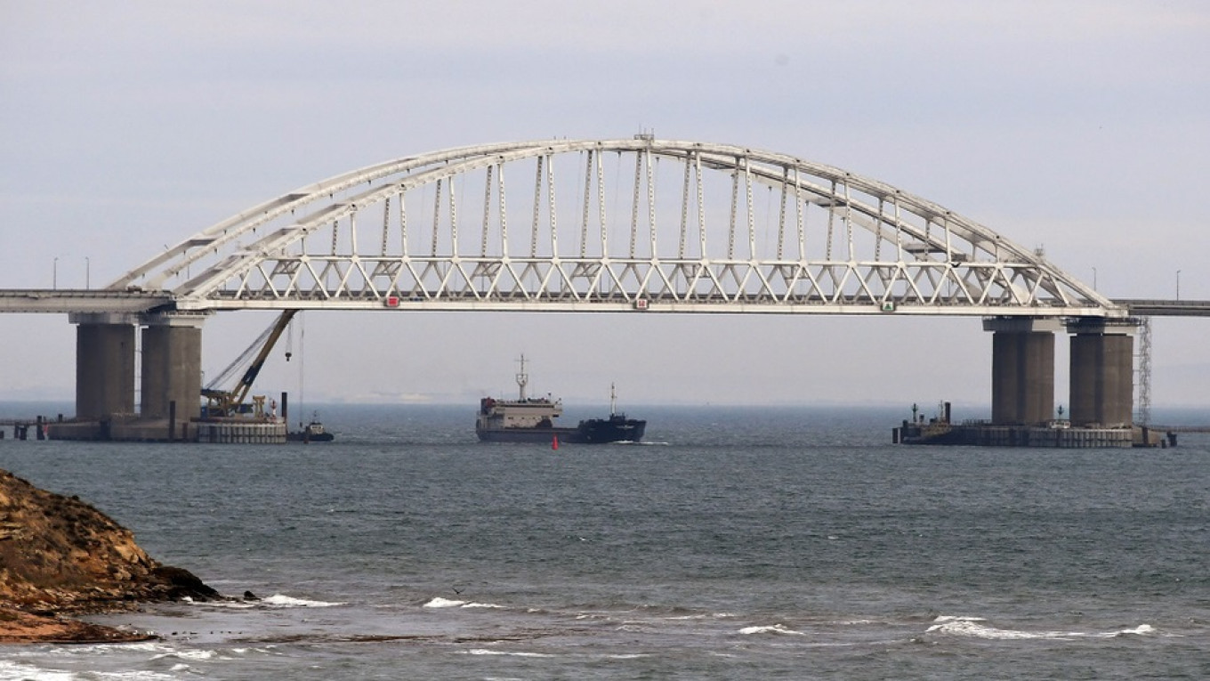 EU Sanctions Eight Russians Over Azov Sea