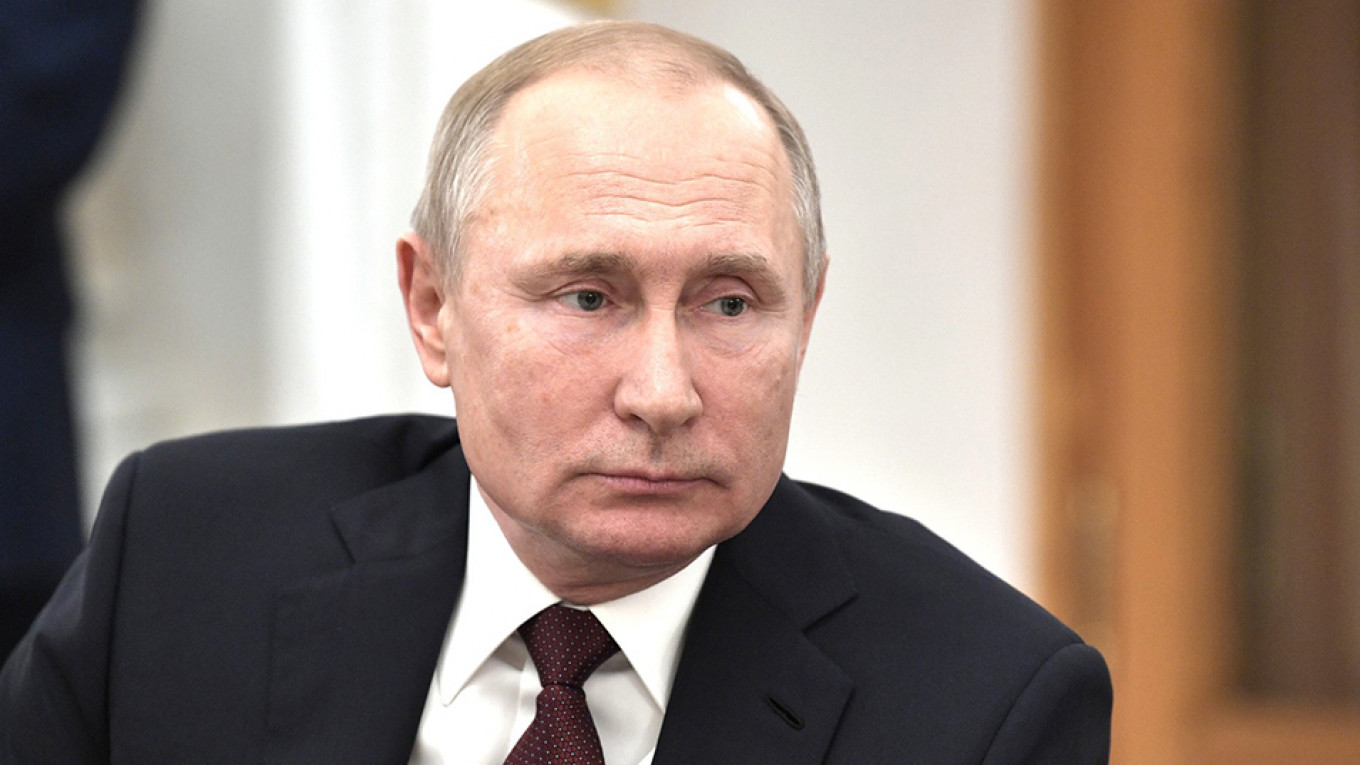 Putin Won’t Intervene Over Detained U.S. Investor, Kremlin Says