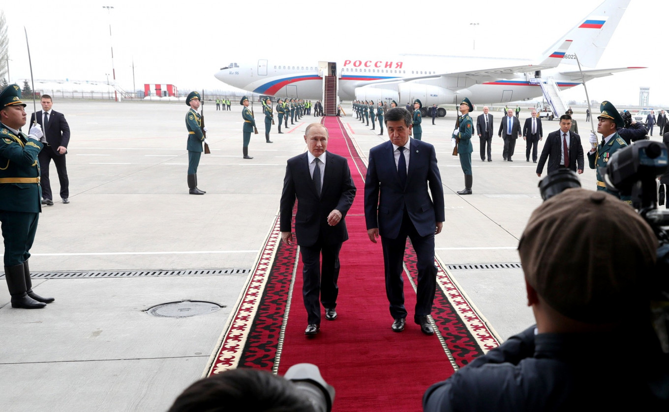 Russia Gives Kyrgyzstan $30M Grant as Putin Visits Key Regional Ally