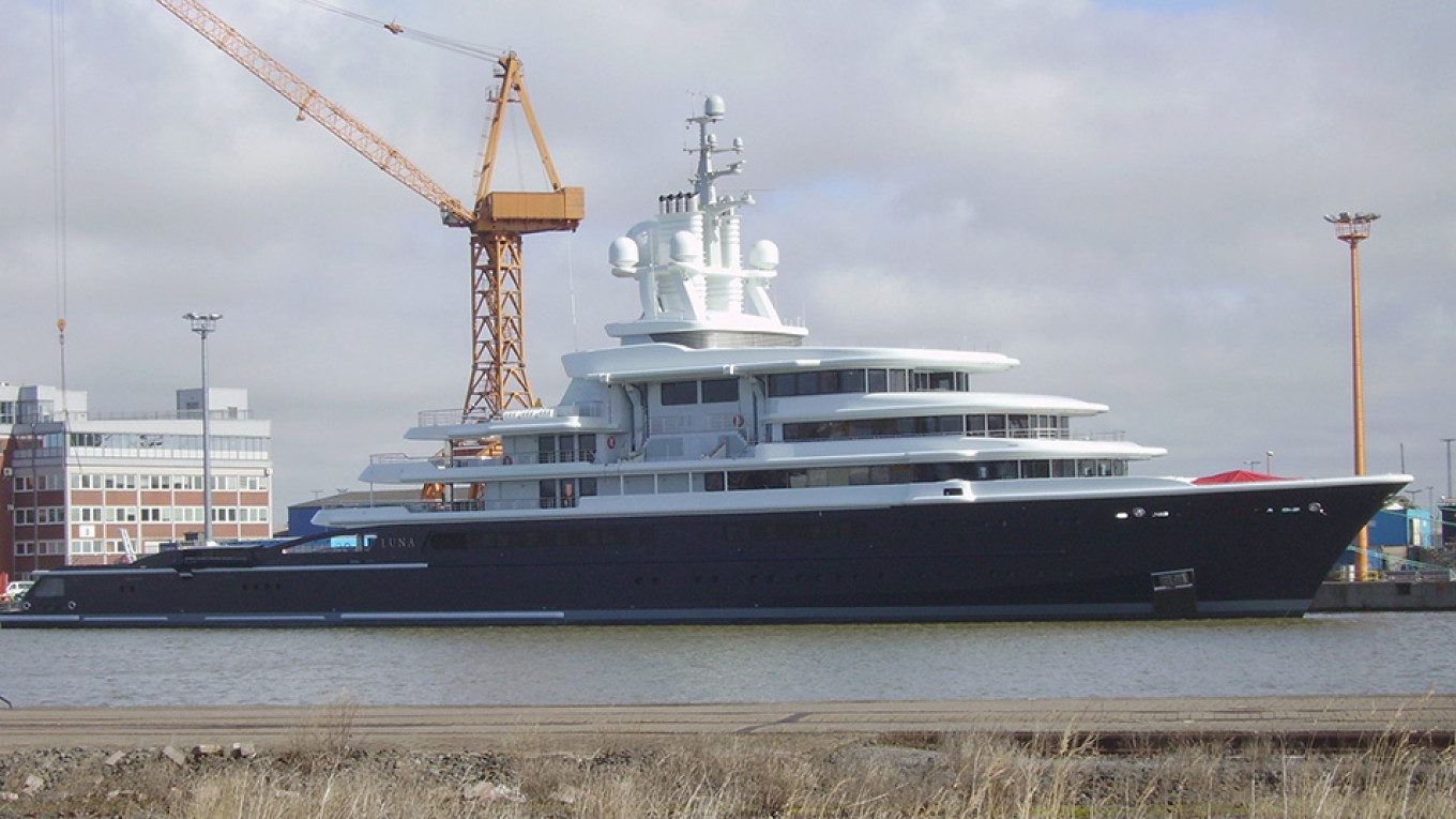 Russian Tycoon in Divorce Battle Wins Back $400M Yacht in Dubai