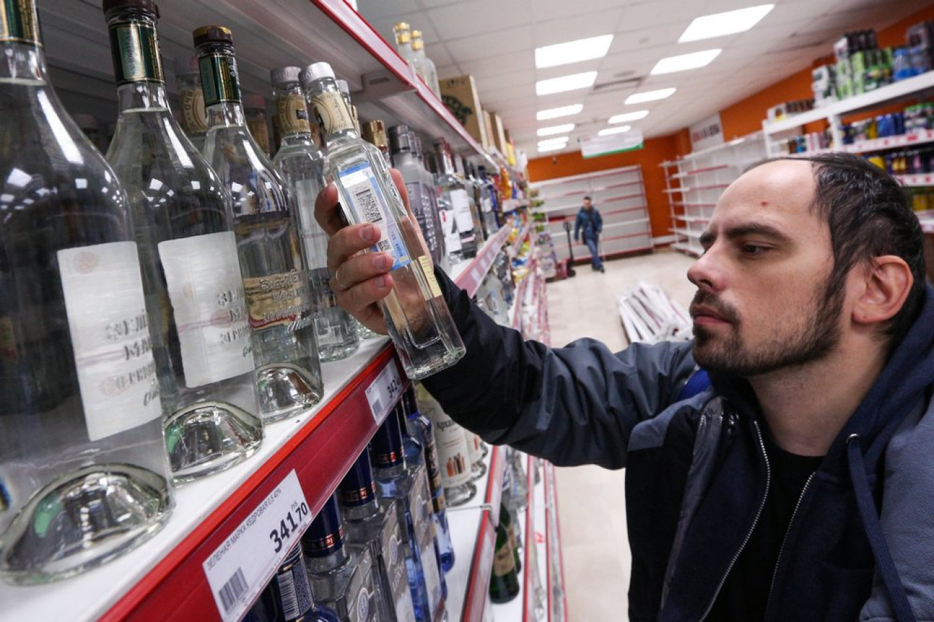 Half of Russia’s Alcohol Sold Illegally, Regulators Say