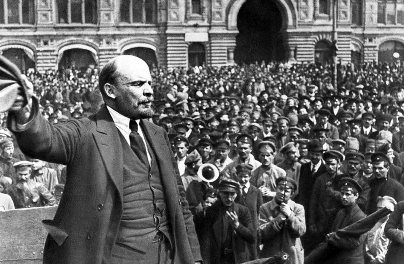 On This Day: Vladimir Lenin Arrives at the Finland Station