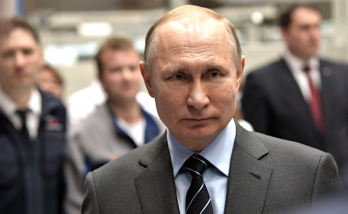 Putin: Nothing Wrong With Us Giving Passports to East Ukraine Residents