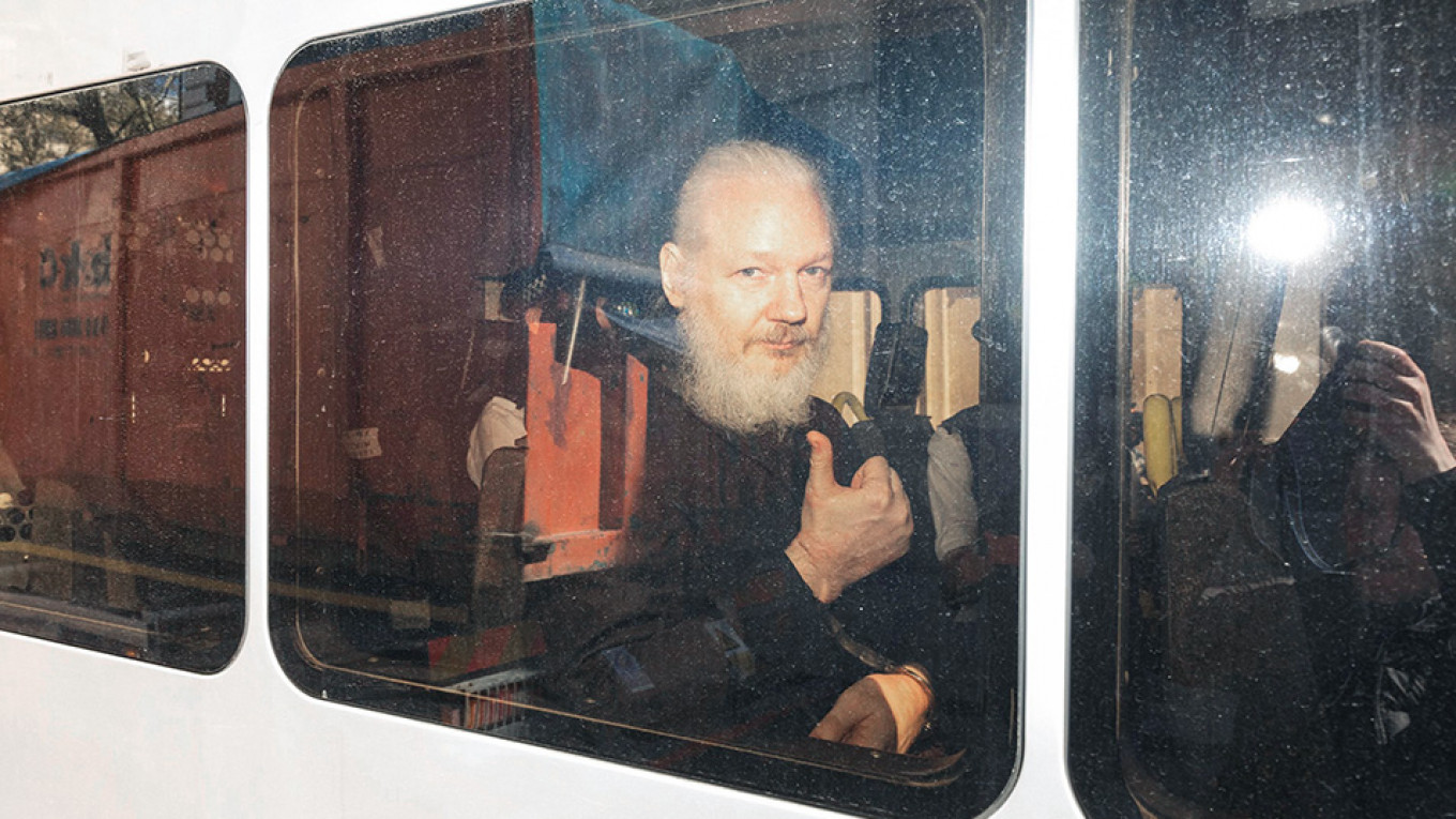 Russians View Assange as Freedom Fighter – State Poll