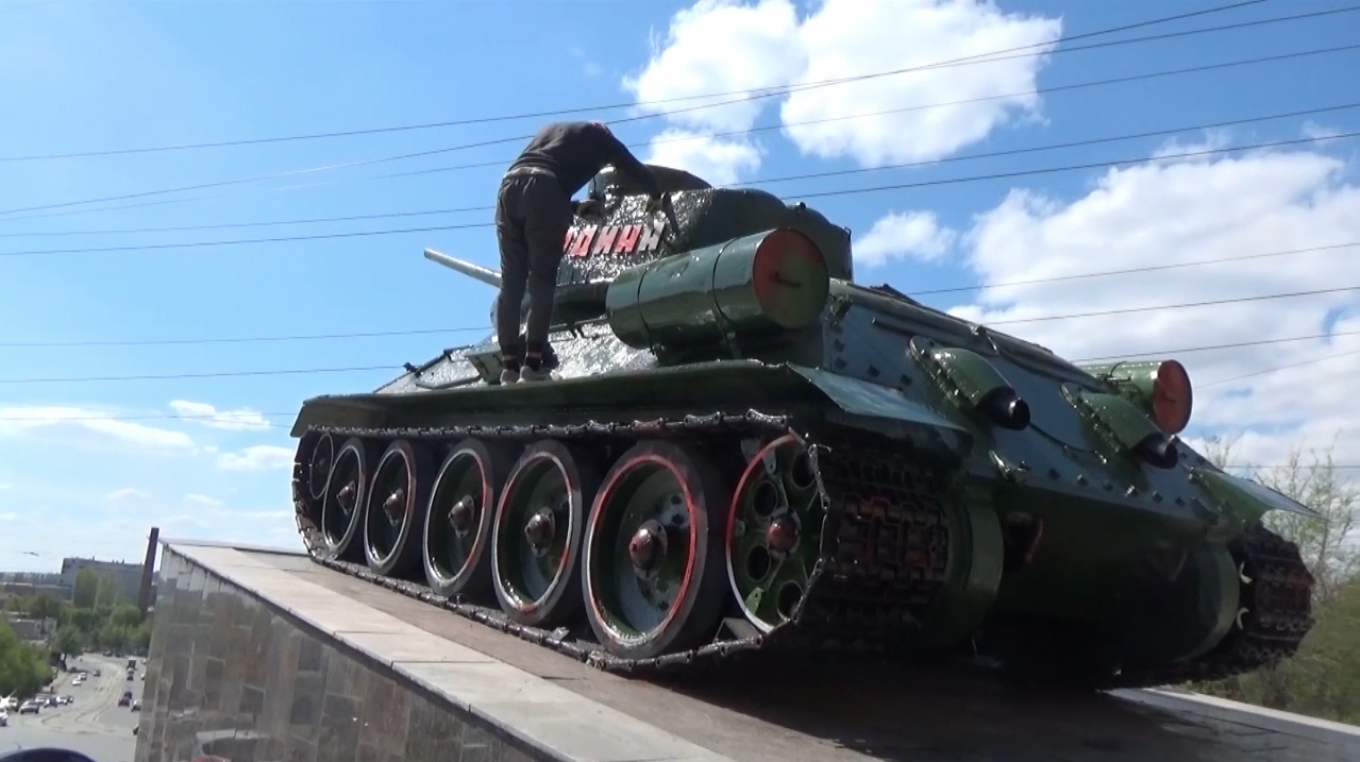 Man Arrested for Vandalizing Soviet Monument Over ‘Wrong’ Tank Color