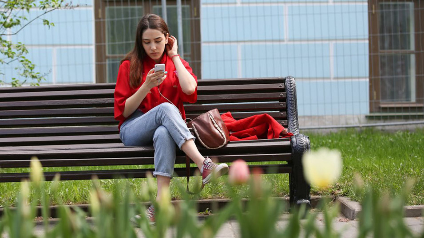 Russian Millennials Worry Most About Corruption and Inequality, Study Says