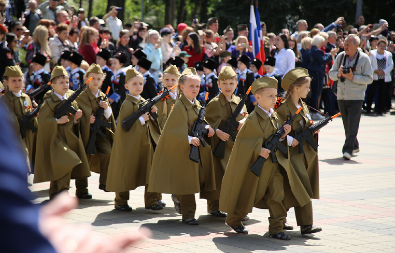 Russian Preschoolers’ Victory Day March Stirs Outrage