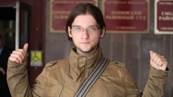 Two More Russians Charged for ‘Disrespecting’ Putin Under New Law