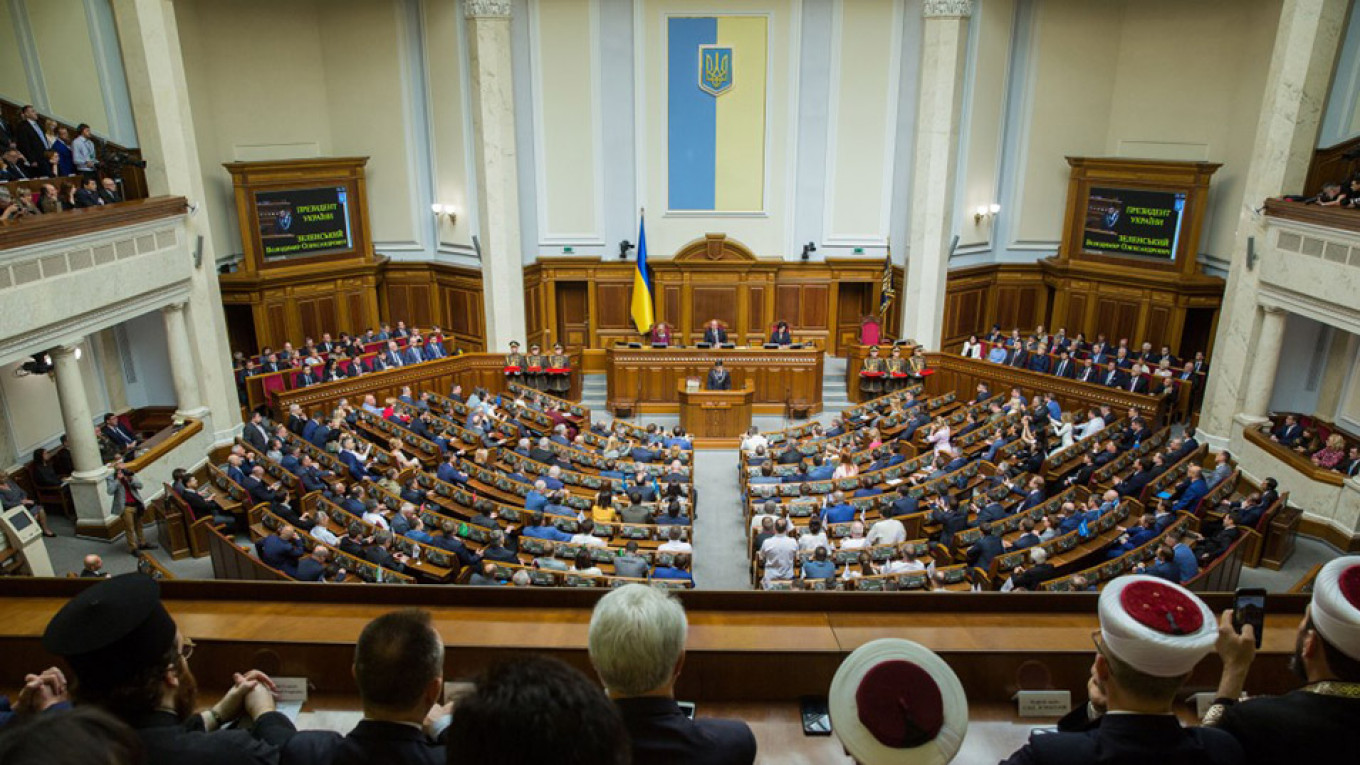 Ukraine Considers Referendum on Possible Russian Peace Deal