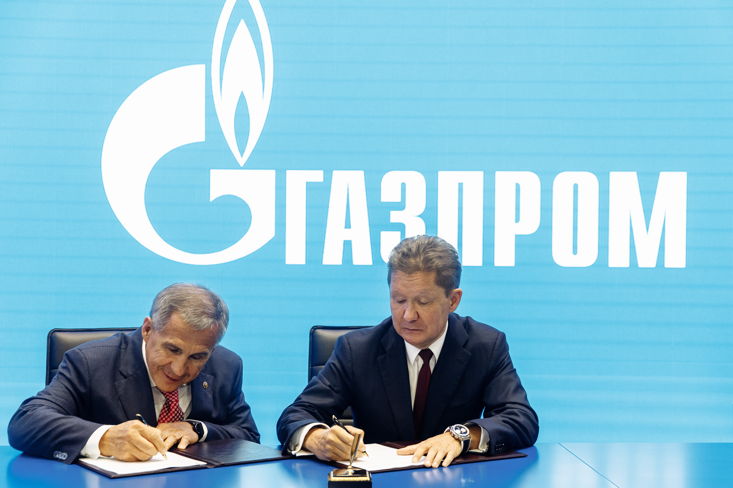 Agreements signed for increased use of natural gas in vehicles