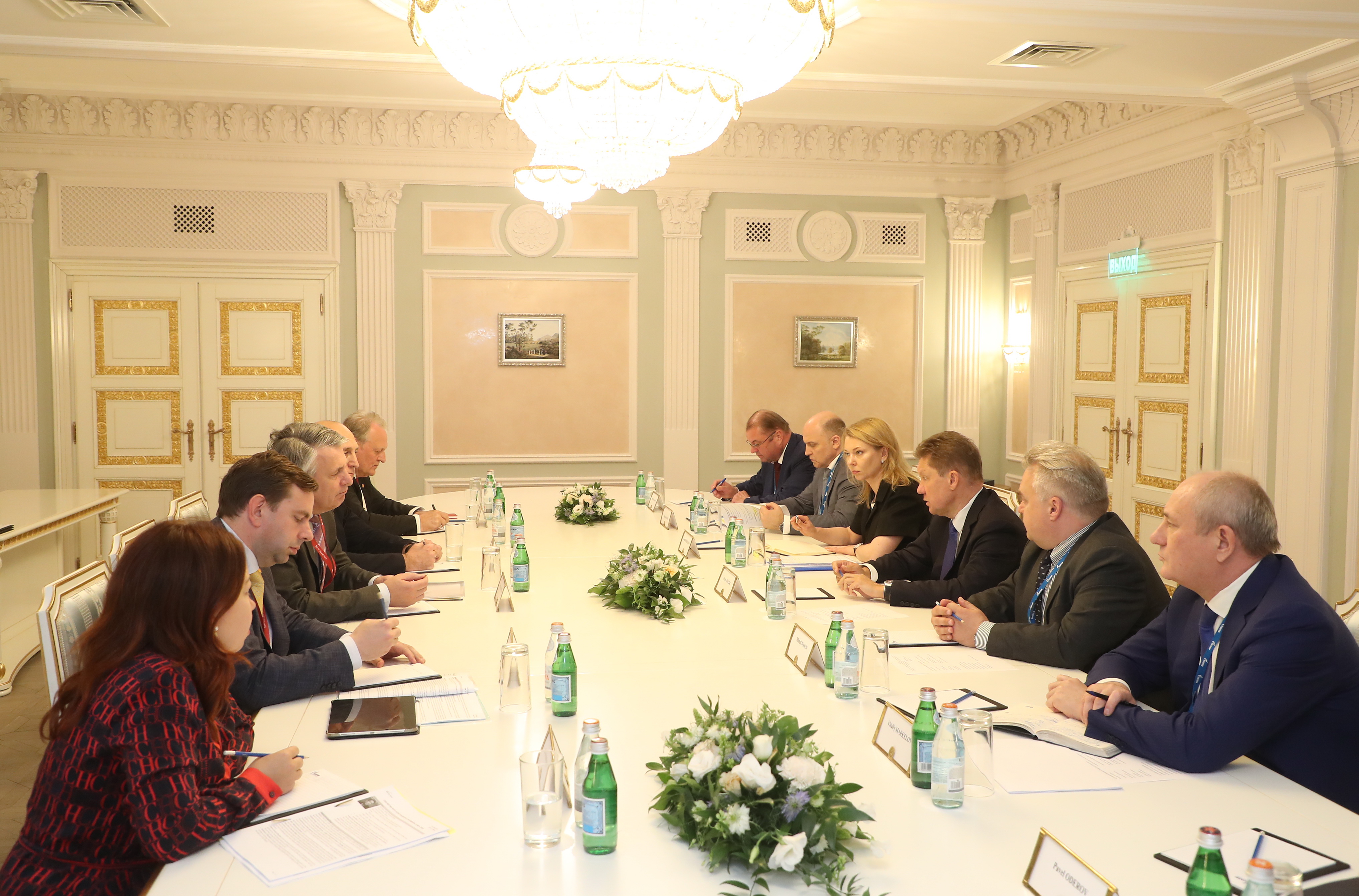 Gazprom and Shell review progress of joint projects
