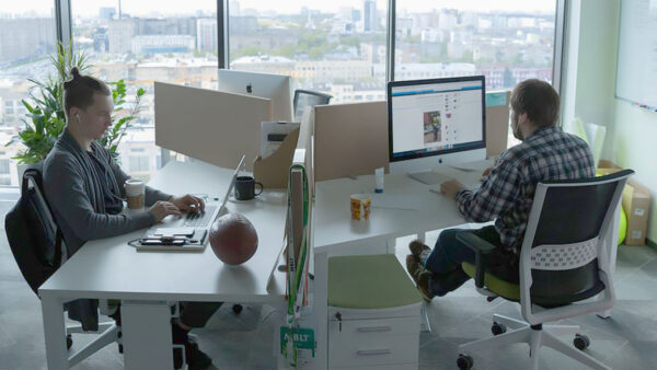 Nearly Half of Russians Oppose 4-Day Work Week, Poll Says