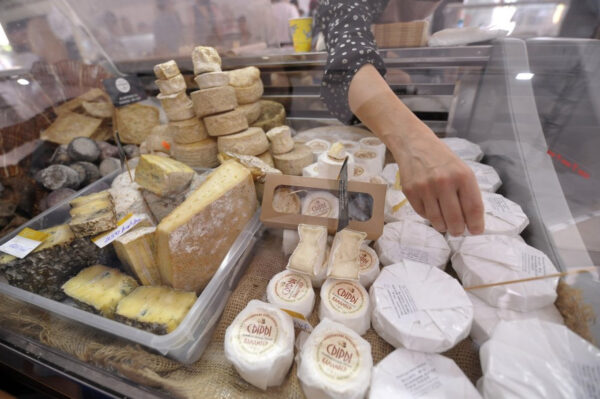 Putin Extends Ban on EU Food Imports Until End of 2020