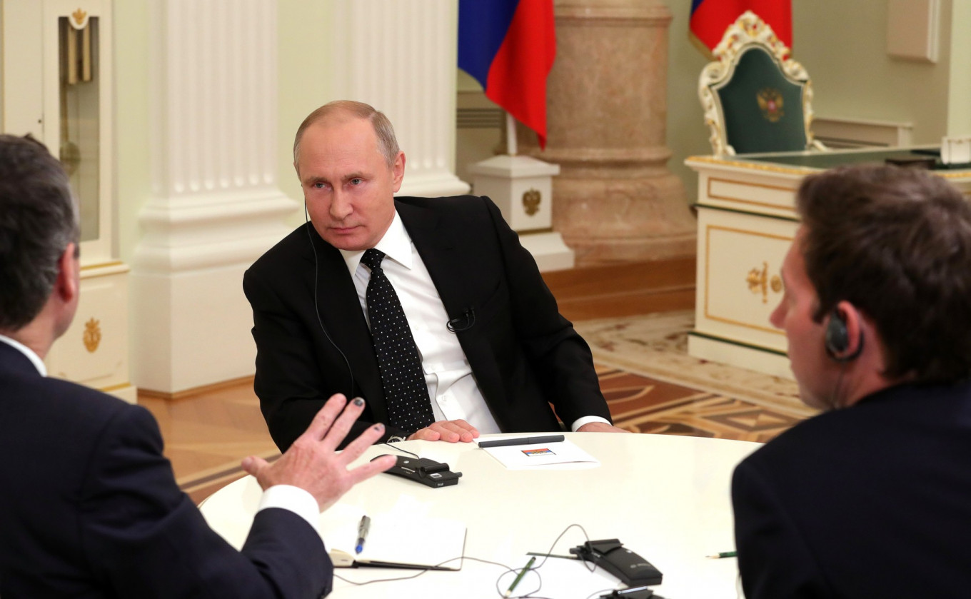 Putin Slams ‘Obsolete’ Liberal World Order in FT Interview