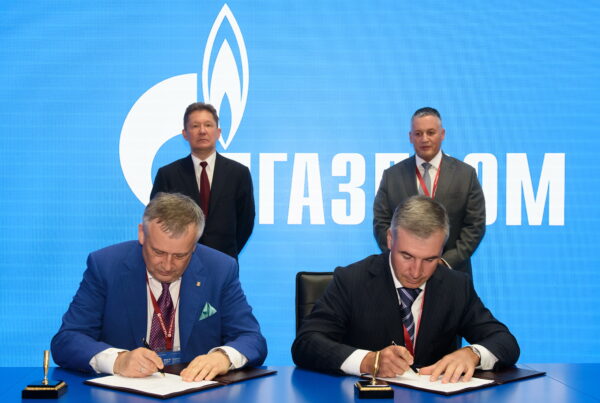 RusKhimAlyans and Government of Leningrad Region sign Agreement on social and economic cooperation