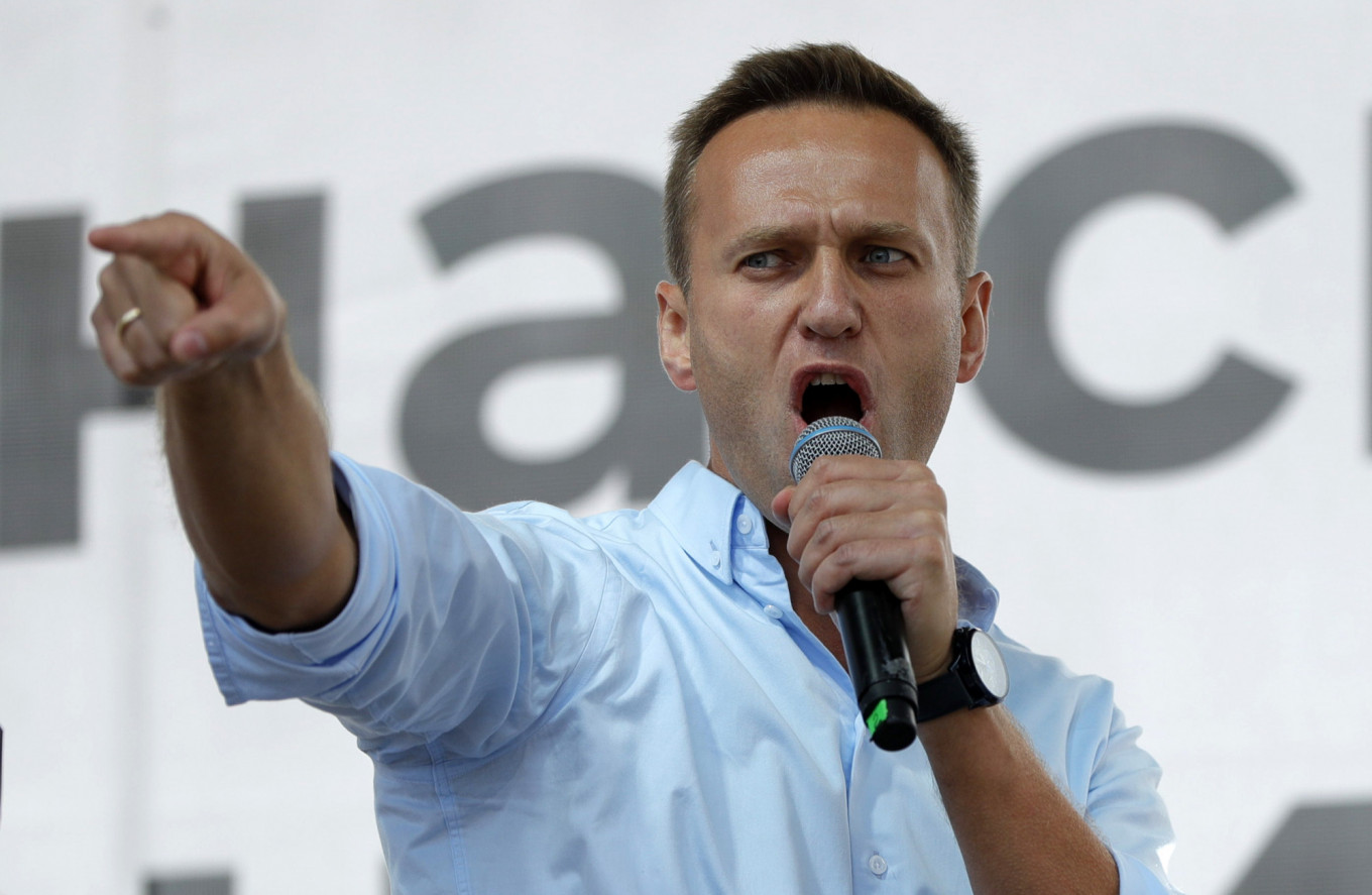 Russian Opposition Leader Navalny May Have Been Poisoned, Says Doctor