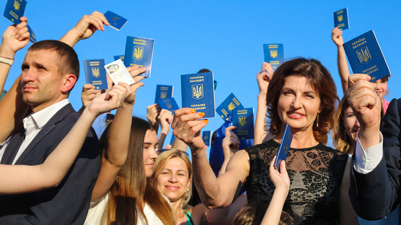 Ukraine Announces Fast-Track Passports After Putin’s Russian Citizenship Offer