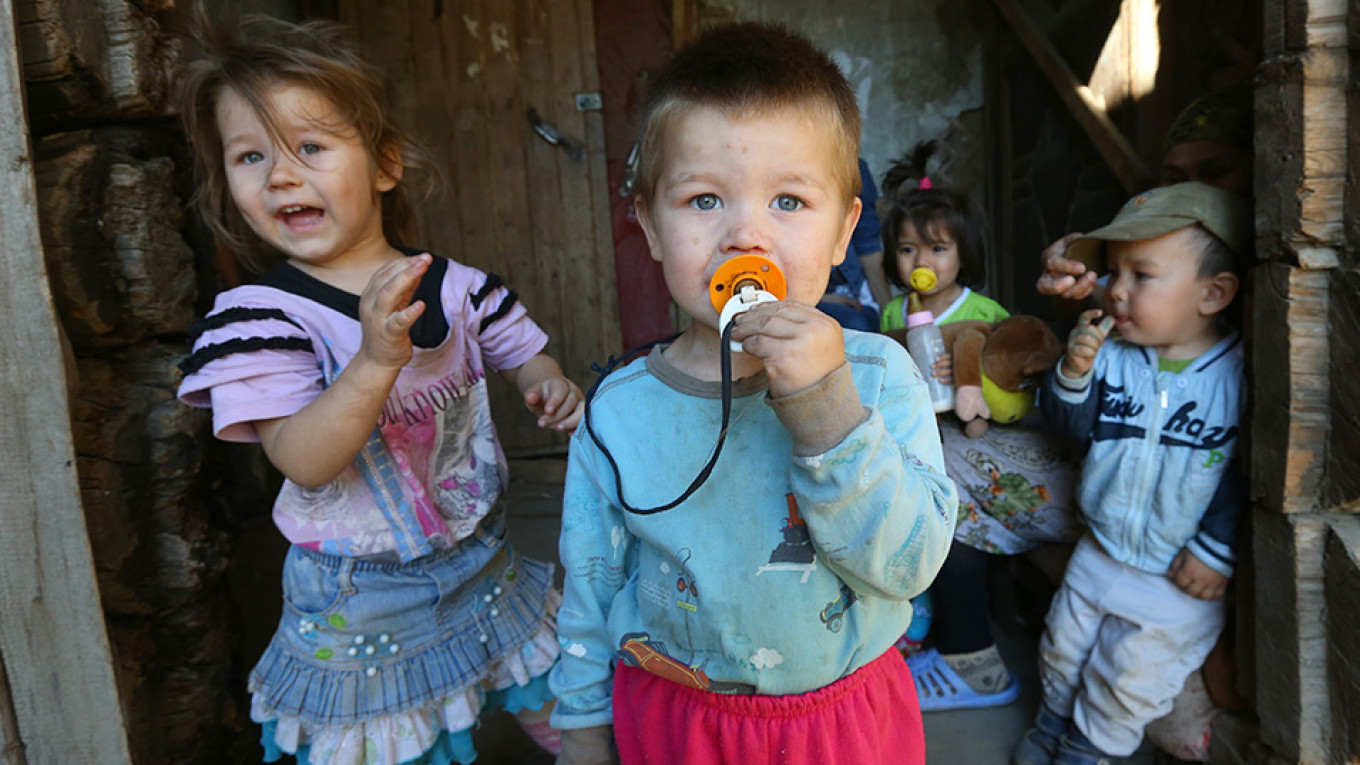 1 in 4 Russian Children Live Below Poverty Line, Official Data Says