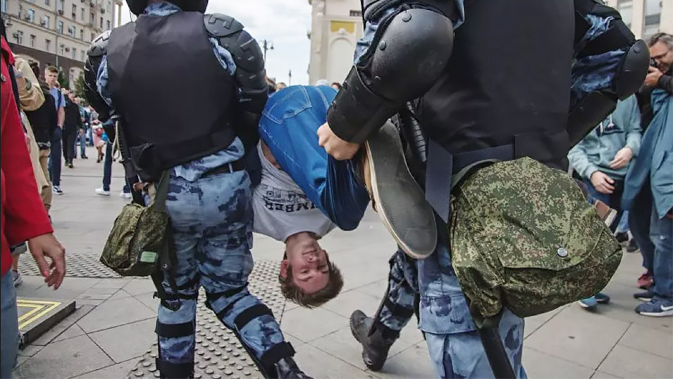 Iconic Photos From Moscow’s Aug. 3 Opposition Protests