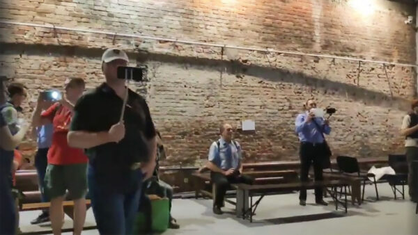 Pro-Kremlin Activists Storm NGO Protest Forum, Saying: ‘We Don’t Want Maidan in Russia’