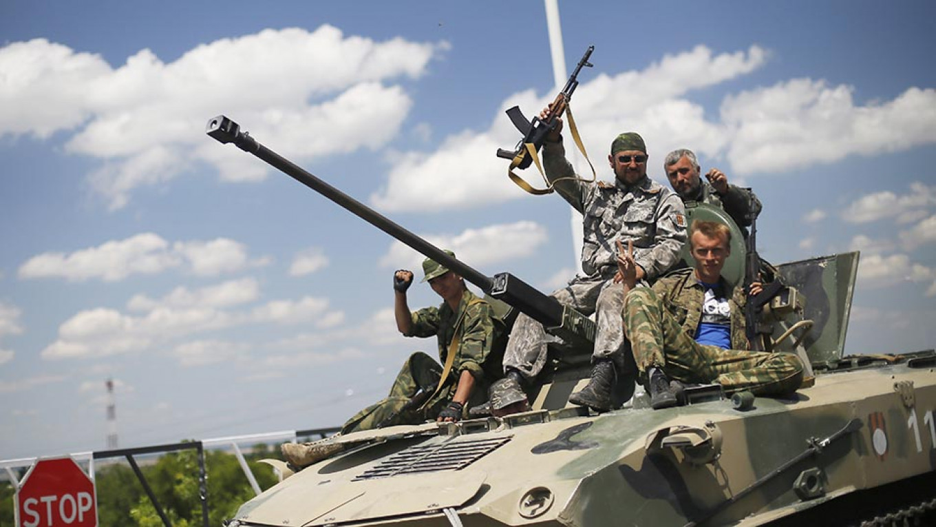 Pro-Moscow Rebels Reject Evidence of Russian Tanks in Eastern Ukraine