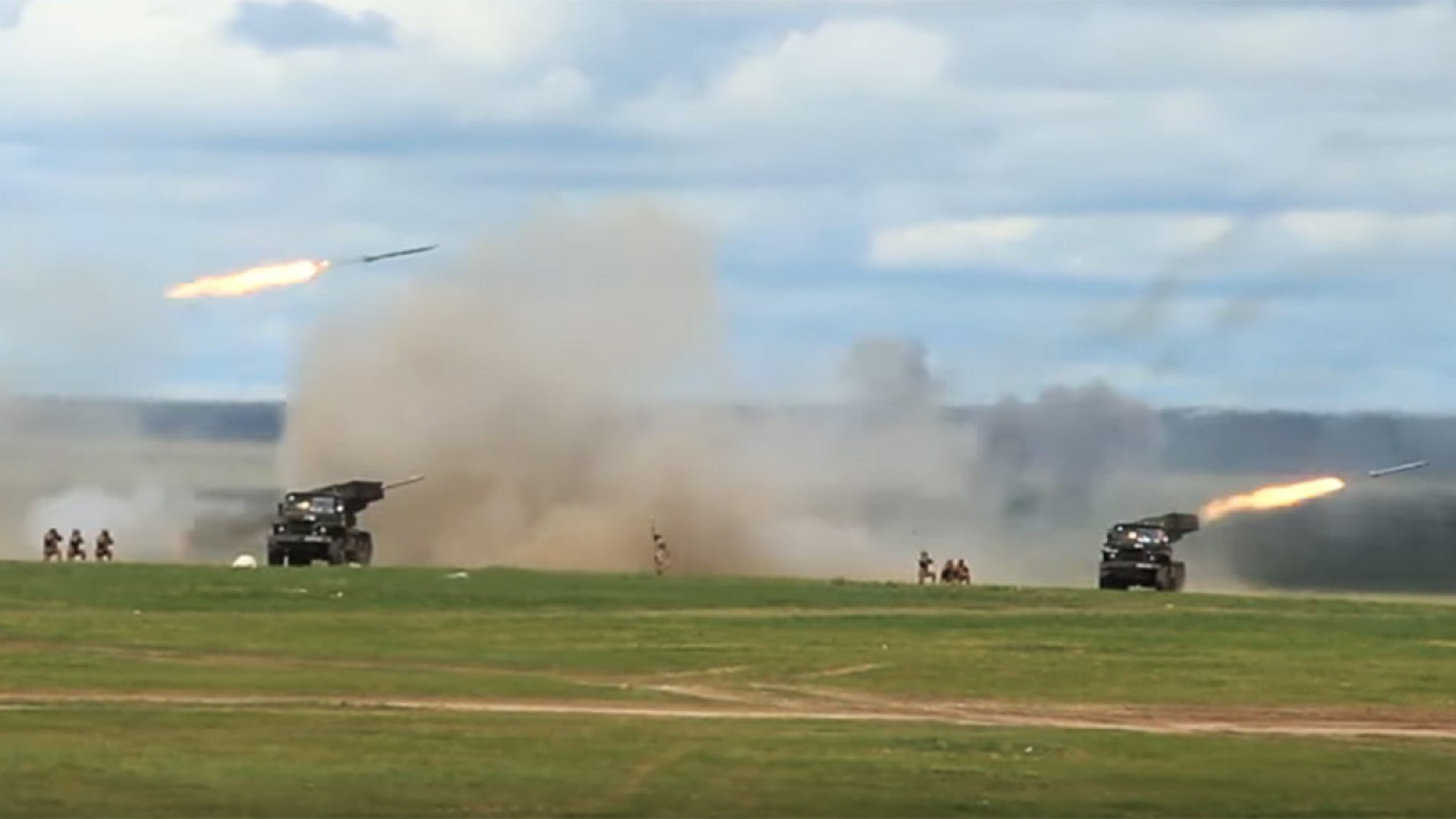 Russia Stages Large-Scale Military Exercises With Mongolia