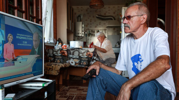 Russians’ Trust in TV News Falls 25% in 10 Years – Report