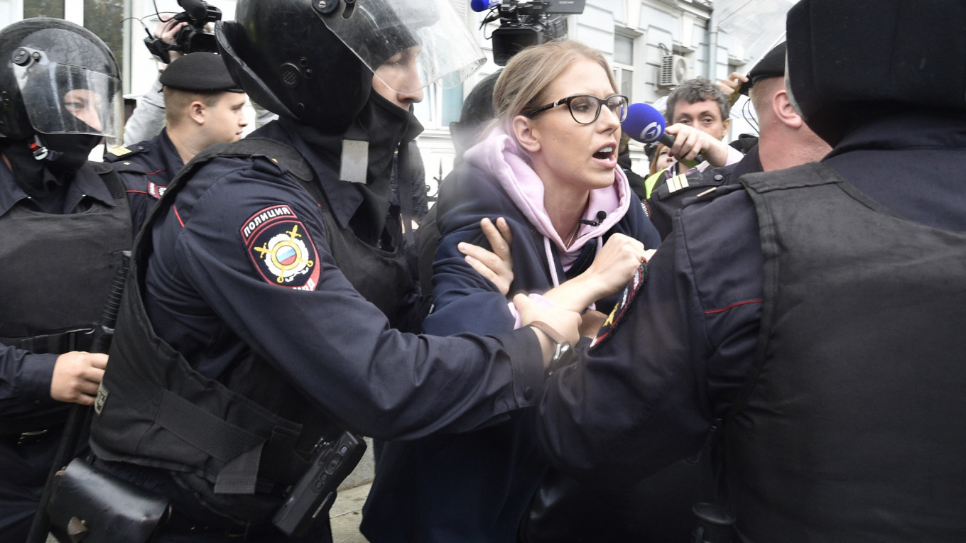 The Kremlin Turns Up the Pressure on Protesters Demanding Fair Vote