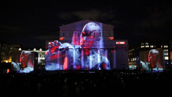 ‘Circle of Light’ Shines Bright in Moscow